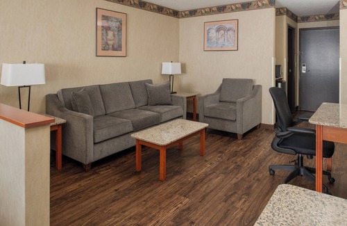 Tillamook Hotel | Eco-Friendly Haven at Ashley Inn of Tillamook, Rated 8/10