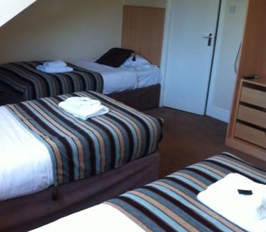 Glasnevin House | Welcoming Ashling House: Family-Friendly with Hot Tub
