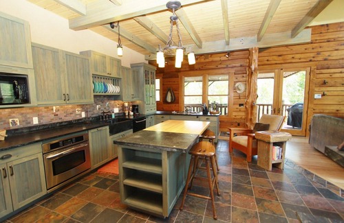 Emigrant Cabin | Experience Ashling Ranch: River Access, Pet Friendly Stay