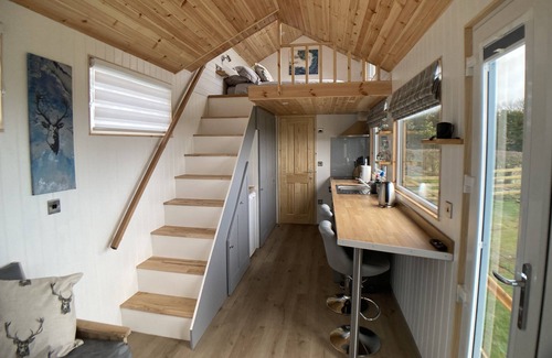 Eyemouth Ski Chalet | Explore a Unique Tiny House - Adults Only with Ocean Views