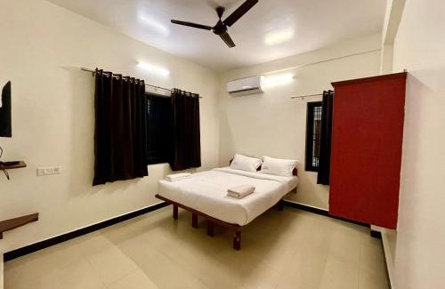 Vijayanagar Hotel | Budget-Friendly Ashray Residency with Inclusive Breakfast