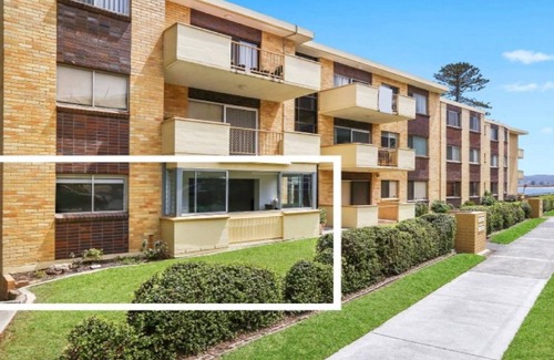 Terrigal Apartment | ASHWOOD: Steps to Beach with Oceanfront Views & Breakfast