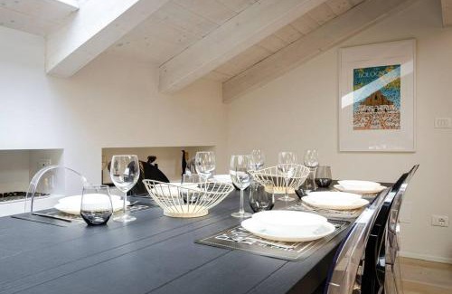 Historic Center Apartment | Elegant Asinelli Apartment: Child-Friendly & 9.3/10 Rated