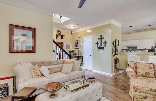 Stone Mountain House | Special Rates for Medical Professionals: Pool & Spa Amenities