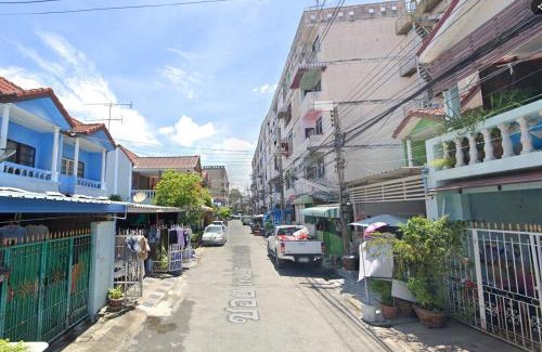 Mueang Samut Prakan District Apartment | ASK Accommodation