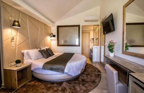 Thermi Apartment | Cozy Rooms: Guest Rated 9/10 with Breakfast Included