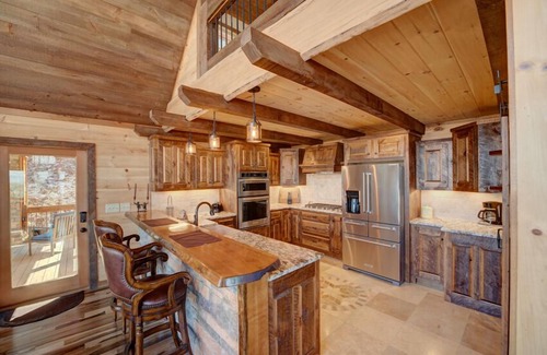 Blue Ridge Cabin | Experience Aska Easy Day: Pet Friendly with Lake Views