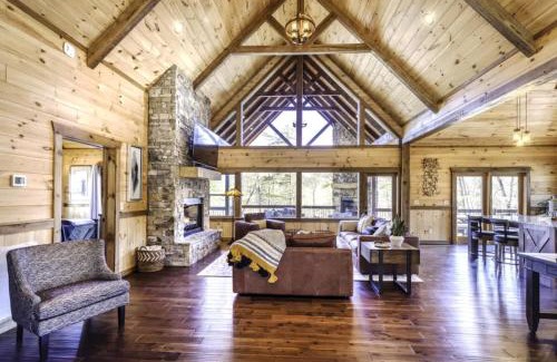 Blue Ridge House | Aska Lux Retreat - Views Hot Tub & Game Room