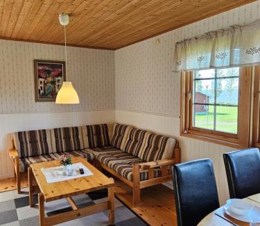 Sjotorp House | Askevikstugby: Pet-Friendly Retreat with Oceanfront Views