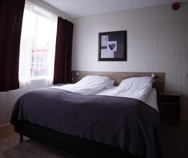 Askvoll Hotel | Askvoll Fjordhotell: Pet-Friendly Retreat with Great Amenities