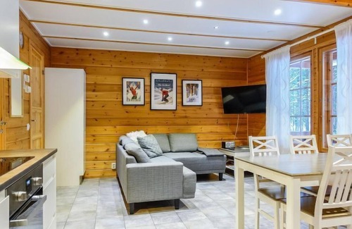 Sirkka House | Relaxing Lake View Retreat: Aslakit b by Interhome