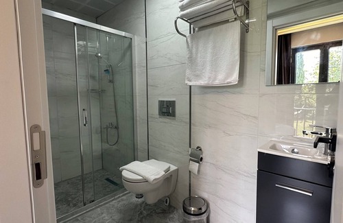 Arnavutkoy House | ASLAN AİRPORT HOTEL