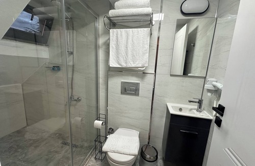 Arnavutkoy House | ASLAN AİRPORT HOTEL