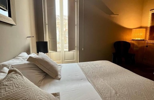 Old Town Bed & Breakfast | Experience Unforgettable Comfort at Asmundo di Gisira Hotel