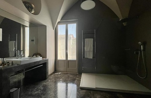 Old Town Bed & Breakfast | Experience Unforgettable Comfort at Asmundo di Gisira Hotel