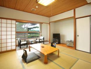 Minamiaso Hotel | Relax at Arden Hotel Aso with Breakfast & Hot Tub Access