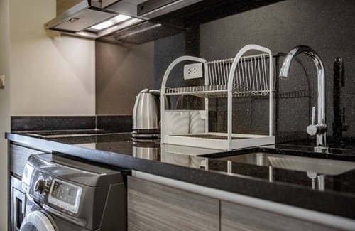 Asoke Condo | Modern Asok Terminal 21: Stylish Stay Near Shopping & Transit