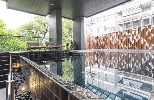 Asoke Condo | Modern Asok Terminal 21: Stylish Stay Near Shopping & Transit