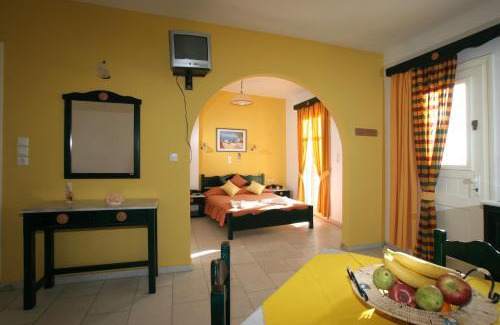 Agia Anna Apartment | Oceanfront Aspasia Apartments with Breakfast & 9.1 Rating