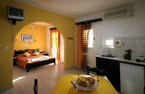 Agia Anna Apartment | Oceanfront Aspasia Apartments with Breakfast & 9.1 Rating
