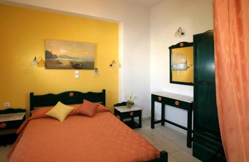 Agia Anna Apartment | Oceanfront Aspasia Apartments with Breakfast & 9.1 Rating
