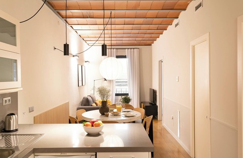 El Raval Apartment | Inviting Aspasios Las Ramblas Apartments with Ocean Views