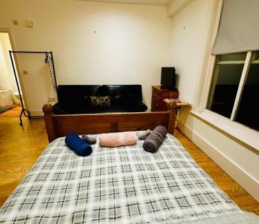 Chesham Apartment | Budget-Friendly Aspect Apartments - Child Friendly Stay