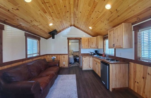 Victor Cabin | Adventure Awaits at Aspen Adventure Victor Hotel