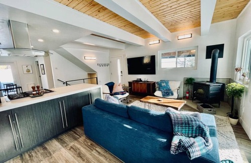 Summit Park Cabin | Unforgettable Views at Aspen Alcove with Private Hot Tub