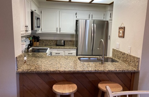 Mammoth Lakes Cabin | Inviting Aspen Creek #226: Family-Friendly Stay with Pool