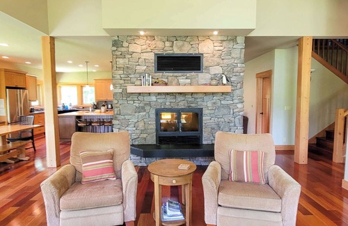 Mazama Cabin | Unforgettable Aspen Grove Cabin with Pool & Spa Amenities