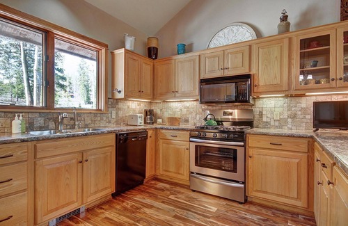 Breckenridge House | Cozy Aspen Heights Lodge with Spa and Hot Tub Retreat