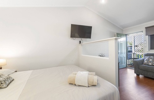 Baynton Hotel | Discover Aspen Karratha Village: Family-Friendly Retreat