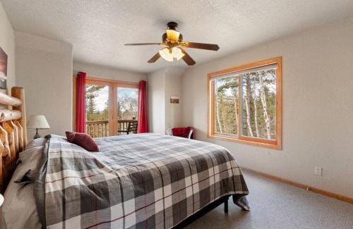 Lead House | Relaxing Aspen Lodge with Hot Tub and Family-Friendly Amenities