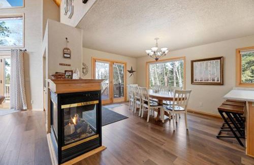 Lead House | Relaxing Aspen Lodge with Hot Tub and Family-Friendly Amenities