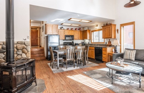 June Lake Condo | Experience Aspen Meadows: Top-Rated Stay in June Lake!