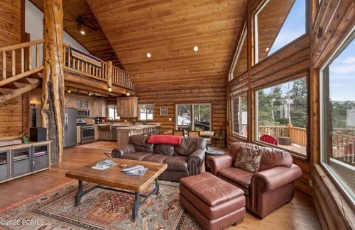 Tollgate Canyon House | Modern Log Cabin in Aspen with Wheelchair Access & Kitchen