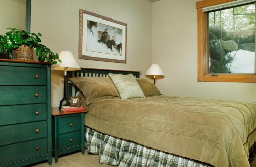Keystone Resort | Inviting Aspen Ridge Condominiums with Pool & Hot Tub