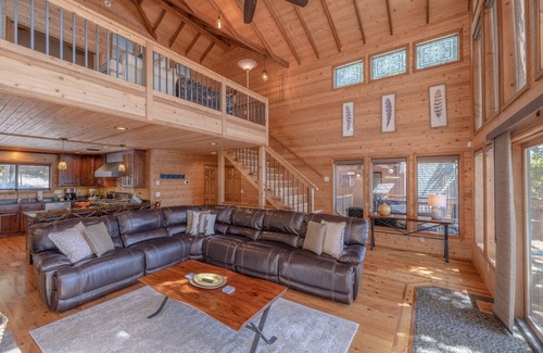 Innsbrook Ski Chalet | Unforgettable Stay at Aspen Shores with Oceanfront Views!