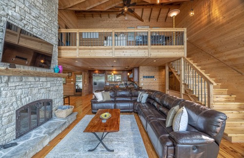 Innsbrook Ski Chalet | Unforgettable Stay at Aspen Shores with Oceanfront Views!
