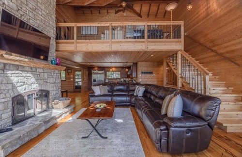 Innsbrook Ski Chalet | Unforgettable Stay at Aspen Shores with Oceanfront Views!