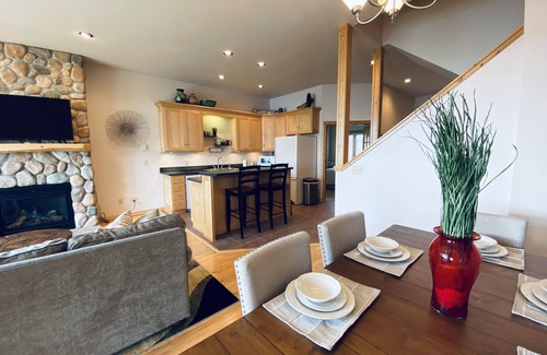 Tofte House | Top-Rated Aspen Shores: Lake Superior Escape with Amenities