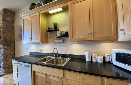 Tofte House | Top-Rated Aspen Shores: Lake Superior Escape with Amenities