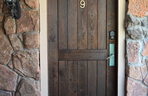 Aspen Condo | Prime Aspen Stash Pad Just Steps from the Slopes