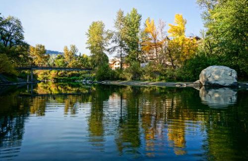 Downtown Leavenworth Hotel | Family-Friendly Retreat at Aspen Suites 506: The Nest