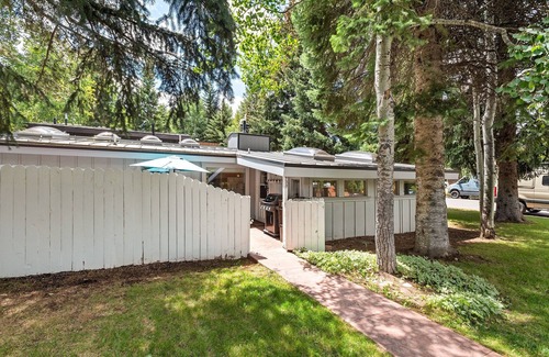 West End House | Cozy 3 Bedroom Home in Aspen's Tranquil Neighborhood