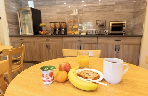Basalt Hotel | Relaxing Stay at Aspenalt Lodge with Spa & Family Amenities