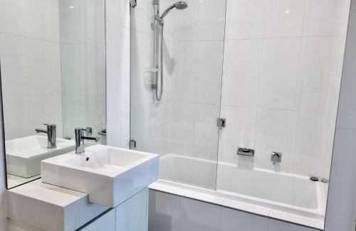 Aspendale Apartment | Beachfront Aspendale Escape - Walk to Mordialloc