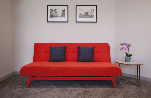 Guildford Bed & Breakfast | Asperion Hotel: 4-Star Retreat with Spa and Dining Options