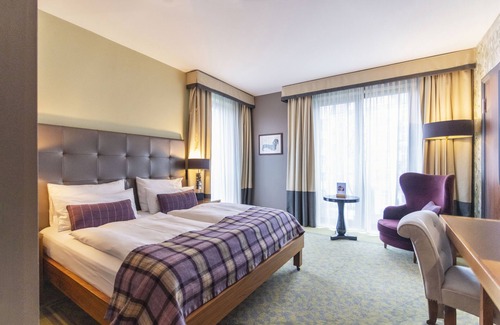 Uhlenhorst Hotel | Experience Aspria Hamburg Uhlenhorst: Top Amenities & 9.2 Rating